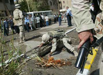 Ένας νεκρός και ένας τραυματίας από έκρηξη βόμβας σε ξενοδοχείο της Βαγδάτης