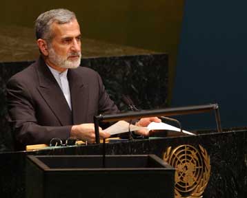 Δεν είμαστε σε θέση να κατασκευάσουμε πυρηνικά όπλα, ξεκαθαρίζει ο Ιρανός ΥΠΕΞ