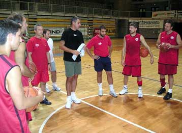 Ανετη πρόκριση του Ολυμπιακού στους «8» του Κυπέλλου μπάσκετ με το 84-54 στο Ηράκλειο