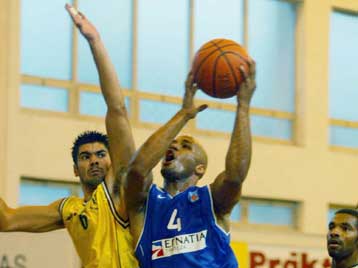 Στους «8» του Κυπέλλου μπάσκετ ο Ιωνικός Ν.Φ. με το 74-66 επί του Ηλυσιακού