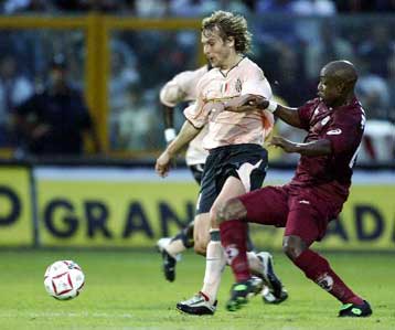 Στην κορυφή του campionato πάτησε η Γιουβέντους με το 2-0 επί της Ρετζίνα