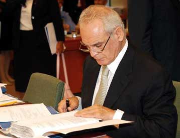 Το θεσμό του Συνηγόρου του Καταναλωτή προωθεί η κυβέρνηση