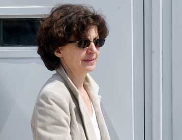 Για την Τρίτη διακόπηκε η δίκη της 17Ν λόγω κωλύματος της Ιωάννας Κούρτοβικ