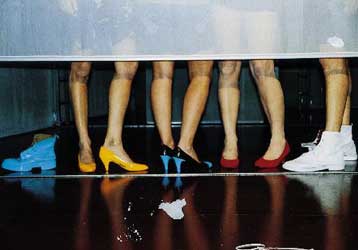 Τα ψηλά τακούνια δεν επιβαρύνουν τα γόνατα, αποφαίνονται επιστήμονες