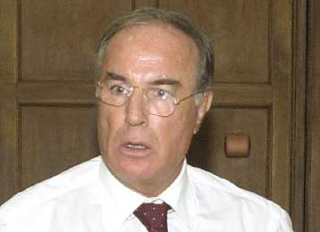 Δεσμεύσεις για «πάγωμα» τιμών από πέντε πολυεθνικές έλαβε ο Κ.Κουλούρης