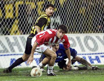 Ενώπιον της πρόκλησης για διάκριση στο Champions League Ολυμπιακός και ΑΕΚ την Τρίτη