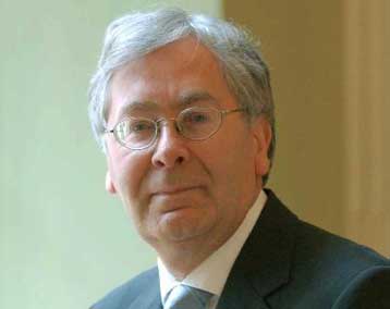 Επιταχύνθηκε ο ρυθμός ανάπτυξης στη Βρετανία το δεύτερο τρίμηνο