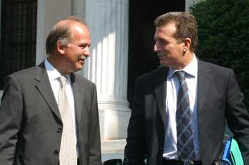 Συνάντηση Σημίτη με Χρυσοχοΐδη εν όψει της συνεδρίασης του ΕΓ του ΠΑΣΟΚ την Τρίτη