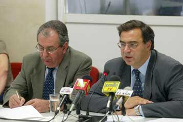 Στο 5,4% οι αυξήσεις στους μισθούς των δημoσίων υπαλλήλων το 2004