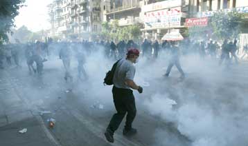 Την αποφυλάκιση των επτά κρατουμένων της Θεσσαλονίκης ζητά Επιτροπή Αλληλεγγύης