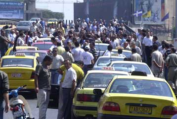 Νέα απεργία των οδηγών ταξί το Σάββατο για τις ταμειακές μηχανές