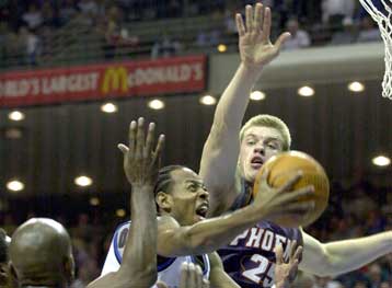 Στους Μέμφις Γκρίζλις θα αγωνίζεται τη νέα σεζόν ο Ιάκωβος Τσακαλίδης