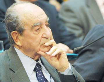 Στην απόλυση των συνεργατών του προχωρά ο Κωνσταντίνος Μητσοτάκης