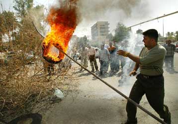 Αιματηρές συγκρούσεις μεταξύ Αμερικανών στρατιωτών και Ιρακινών στη Φαλούζα