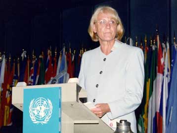 Η Λάιλα Φράιβαλντς ανέλαβε καθήκοντα υπουργού Εξωτερικών στη Σουηδία