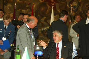 Οι σχέσεις ΝΑΤΟ – ΕΕ στο επίκεντρο της άτυπης συνόδου υπουργών Αμυνας των «15»