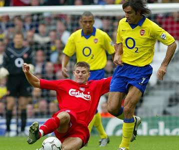 Από το κακό στο χειρότερο η Λίβερπουλ έχασε εντός έδρας από την Αρσεναλ με 2-1