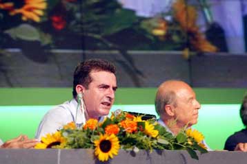 Οι εκλογές την άνοιξη του 2004 επαναλαμβάνει από το Ηράκλειο Κρήτης ο Μ.Χρυσοχοΐδης