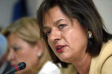 Στο ΠΑΣΟΚ οφείλουμε να ανακαλύψουμε και πάλι τη συλλογικότητα, λέει η Β.Παπανδρέου