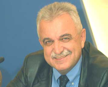 Εμμένει στην απόφαση για οριστική αποχώρηση από την πολιτική ο Σταύρος Μπένος