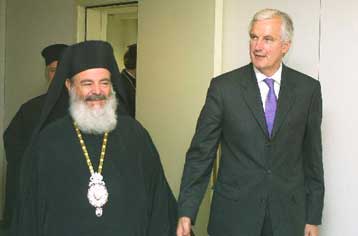 Συνάντηση με τον Μ.Μπαρνιέ είχε στις Βρυξέλλες ο αρχιεπίσκοπος Χριστόδουλος