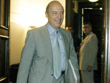 Επαφή με τον λαό ζήτησε από τους βουλευτές του ΠΑΣΟΚ ο Κ.Σημίτης