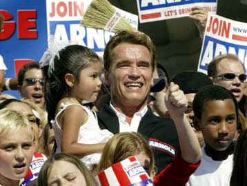 Ολοκληρώνεται η προεκλογική εκστρατεία του Σβαρτσενέγκερ και ακόμη 135 υποψηφίων