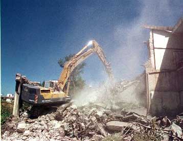 Απόφαση της τελευταίας στιγμής σταμάτησε προγραμματισμένη κατεδάφιση αυθαιρέτου