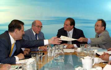 Προεκλογικός ο προϋπολογισμός του 2004, λέει η ΝΔ – Κριτική για ΚΠΣ και Εθνική