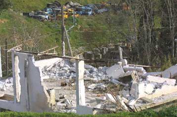 Ανεστάλησαν, για δεύτερη ημέρα, οι κατεδαφίσεις αυθαιρέτων στην Ανάβυσσο