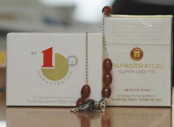 Στα 18,02 ευρώ ανά μετοχή θα καταβάλει η Phillip Morris για την εξαγορά της Παπαστράτος