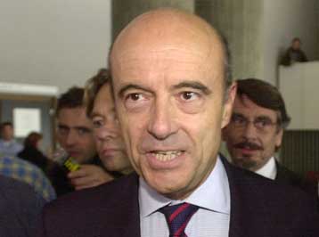 Αρνείται ανάμιξη στο σκάνδαλο των πλασματικών θέσεων εργασίας ο Αλέν Ζιπέ