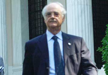 Απέκλεισε το ενδεχόμενο πρόωρων εκλογών ο Απόστολος Κακλαμάνης