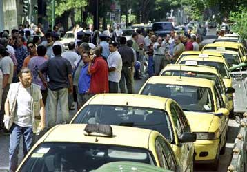 Καθ οδόν… οι πρώτες εταιρείες ταξί σε Αθήνα, Θεσσαλονίκη και Ηράκλειο