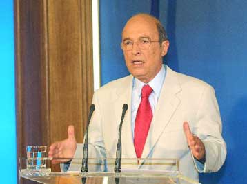 Στόχος μας μία Ευρώπη που δεν θα οπισθοδρομεί, επαναλαμβάνει ο Κ.Σημίτης