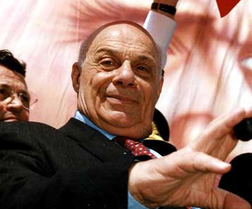 «Όχι» στην Ισλαμική Διάσκεψη από τον Ντενκτάς μετά την έκθεσή της για το Κυπριακό