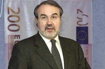 Το ευρώ δεν ευθύνεται για την αύξηση του ελληνικού πληθωρισμού, λέει ο Π.Σόλμπες