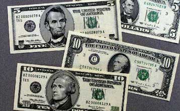 Απρόσμενη πτώση του εμπορικού ελλείμματος των ΗΠΑ τον Αύγουστο