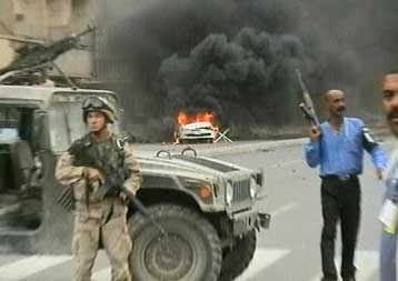 Τουλάχιστον επτά νεκροί από έκρηξη δύο οχημάτων κοντά σε ξενοδοχείο της Βαγδάτης