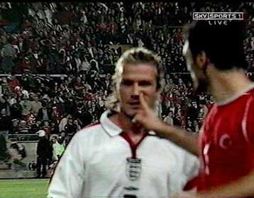 Έξαλλος ο Μπέκαμ με τον Αλπάι: «Μου έβρισε τη μητέρα» είπε