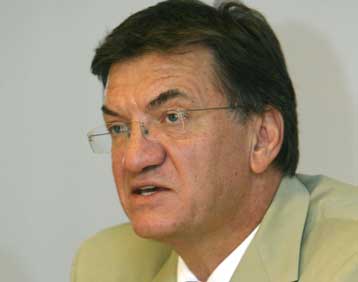 Παρών ο Κώστας Λαλιώτης στο ΠΑΣΟΚ, δηλώνει ο Πέτρος Ευθυμίου