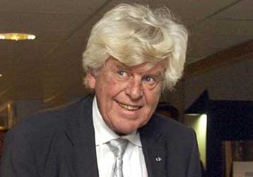 Θετική η πιθανή τιμολόγηση του ρωσικού πετρελαίου σε ευρώ, λέει ο Βιμ Ντούιζενμπεργκ