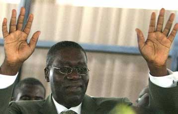 Ο Γκιούντ Μπρίαντ κρατά από την Τρίτη τα ηνία της μεταβατικής κυβέρνησης της Λιβερίας