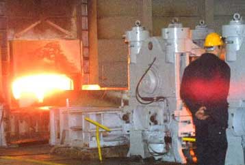 Χρονιά συγκρατημένης ανάπτυξης το 2002 για τη βιομηχανία, σύμφωνα με την Kantor