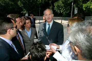 Εφόσον το επιτρέψει το πρόγραμμά του θα έρθει ο Κ.Πάουελ, σύμφωνα με τον Γ.Παπανδρέου