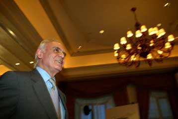 Στο Αρεταίειο νοσοκομείο ο Ακης Τσοχατζόπουλος με θρόμβωση στο δεξί πόδι