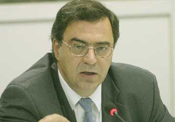 Η αύξηση του δανεισμού πυροδοτεί το δημόσιο χρέος, σύμφωνα με το ΚΕΠΕ