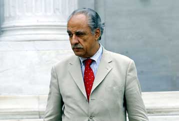 Μετριοπάθεια στις δηλώσεις για τη διένεξη Φαναρίου-Ελλαδικής Εκκλησίας ζητά ο Χυτήρης