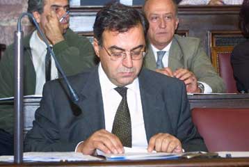 Συζήτηση για τις άσκοπες δαπάνες στην περίθαλψη δημοσίων υπαλλήλων ζητά η ΝΔ