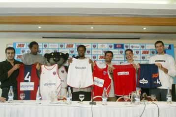 Εννέα νέοι χορηγοί στην ομάδα μπάσκετ του Πανιωνίου